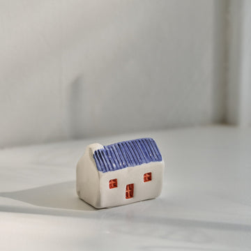 Glenshee Pottery Blue Tin Roof With Red Windows