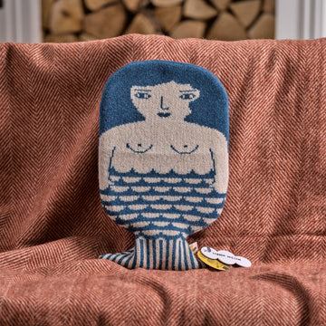 merwoman hot water